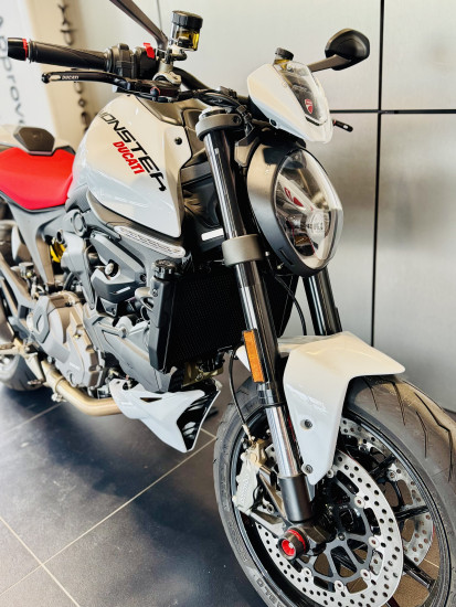 DUCATI MONSTER+ - ETAT NEUF - NOMBREUSES OPTIONS / MONSTER + - ECKBOLSHEIM (STRASBOURG OUEST)